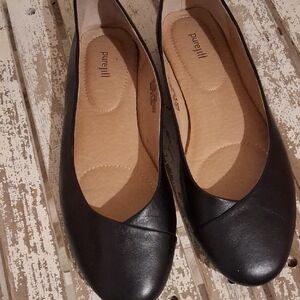 Black Women's Flats